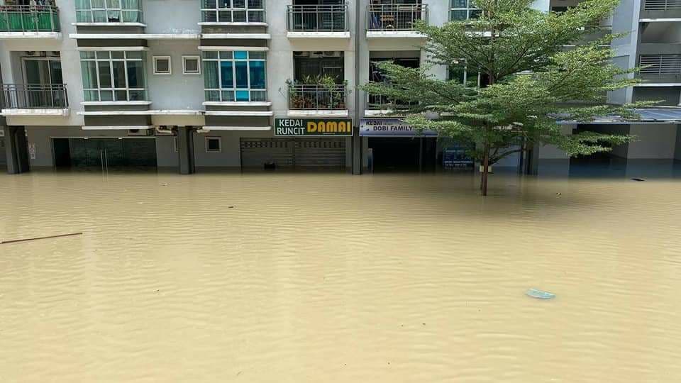 Banjir di Taman Sri Muda Shah Alam