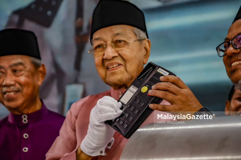 Antara Barangan Dalam Kapsul Masa